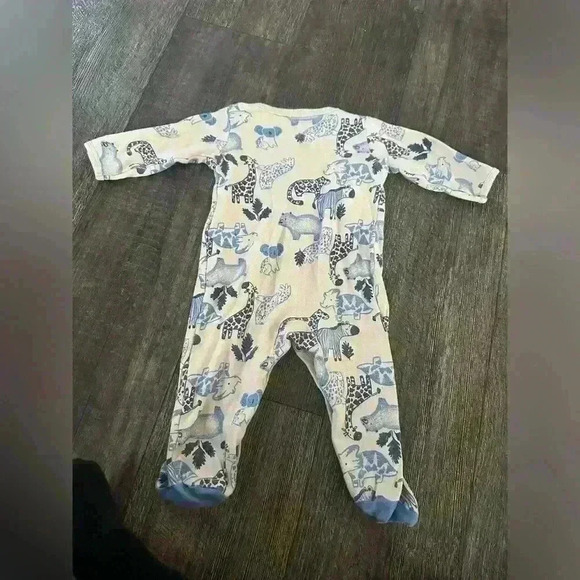 Carters sleep and play. - Picture 3 of 3